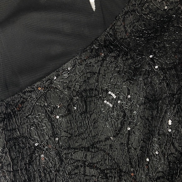 Hunger Games Capitol Couture by Trish Summerville - Picture 2 of 9